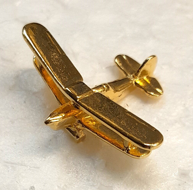 CL104 | Clivedon Collection Pin Badges | Stampe Et Vertongen SV.4 22ct Gold plated pin badge