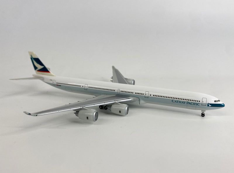 Herpa Wings 1:500 | Airbus 340-600 Cathay Pacific Reg: B-HQB
