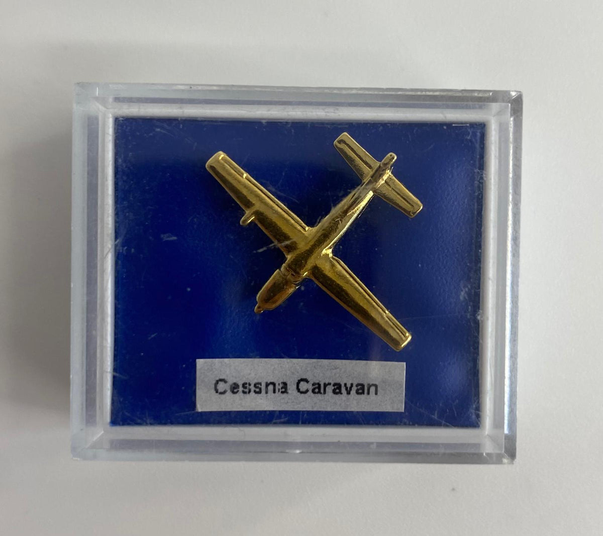 CL057 | Clivedon Collection Pin Badges | Cessna Caravan 22ct Gold plated pin badge