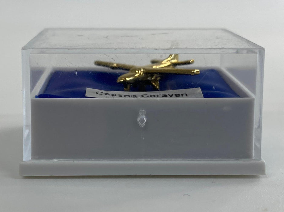 CL057 | Clivedon Collection Pin Badges | Cessna Caravan 22ct Gold plated pin badge
