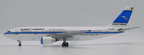XX20206 | JC Wings 1:200 | Airbus A300-600R Kuwait Airways Reg: 9K-AMD With Stand