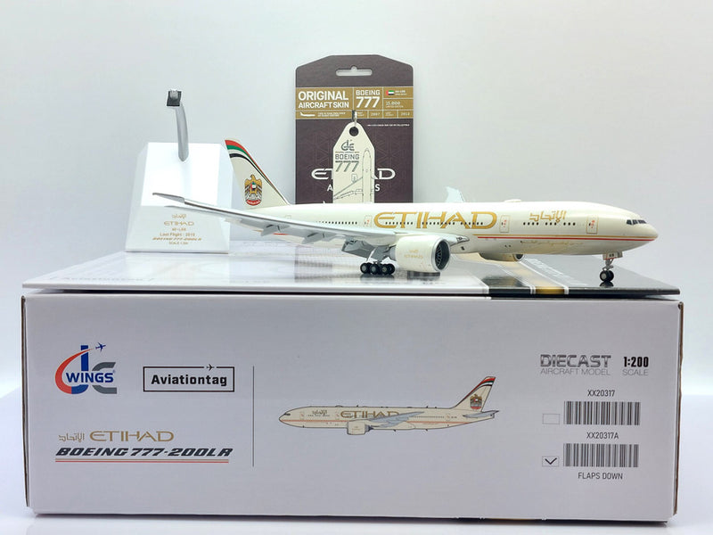 XX20317A | JC Wings 1:200 | Boeing 777-200LR Etihad A6-LRB (flaps down, with stand)