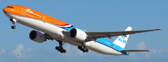 XX20449 | JC Wings 1:200 | Boeing 777-300ER KLM orange pride PH-BVA (flaps down with stand)