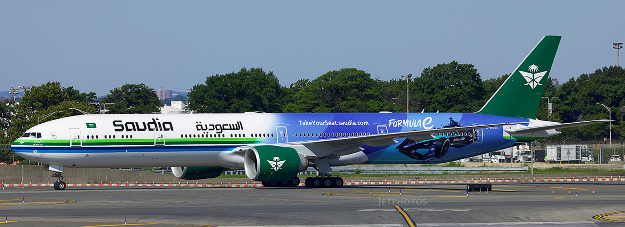 XX40318 | JC Wings 1:400 | Boeing 777-300ER Saudi Arabian Airlines Formula E 2024 HZ-AK43 | is due September 2024