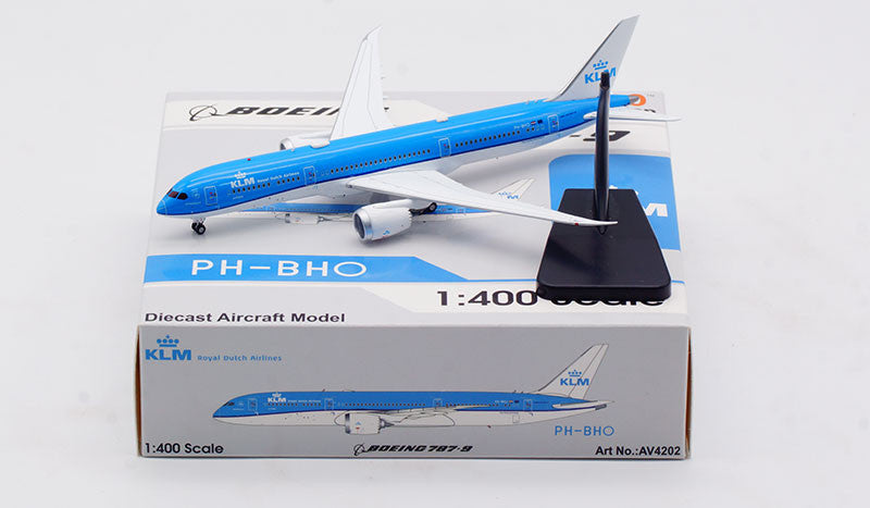 AV4202 | Aviation 400 1:400 | Boeing 787-9 KLM PH-BHO (detachable gear)