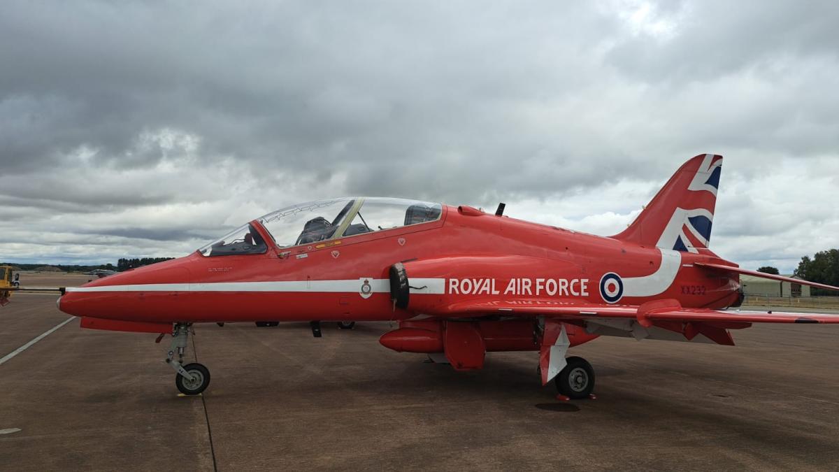 HU1004 | Hobby Master Military 1:72 | RAF Hawk T.1A XX202, Red Arrows RIAT 2025 | is due November 2025
