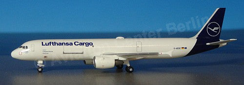 536660-001 | Herpa Wings 1:500 | Airbus A321P2F Lufthansa Cargo – D-AEUI Dia dhuit Ireland
