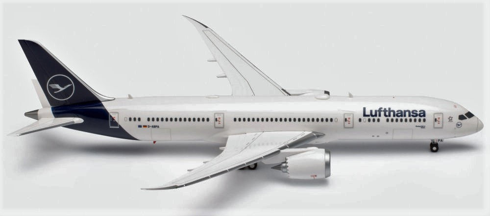 572033 | Herpa Wings 1:200 1:200 | Boeing 787-9 Lufthansa D-ABPA (plastic with stand)