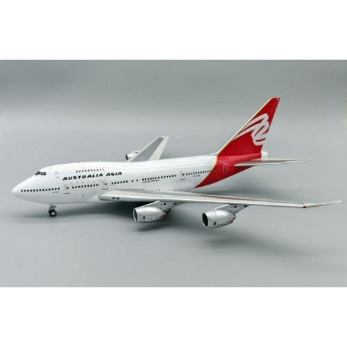 IF747SPQF1124R | InFlight200 1:200 | Boeing 747SP-38 Qantas VH-EAB with stand