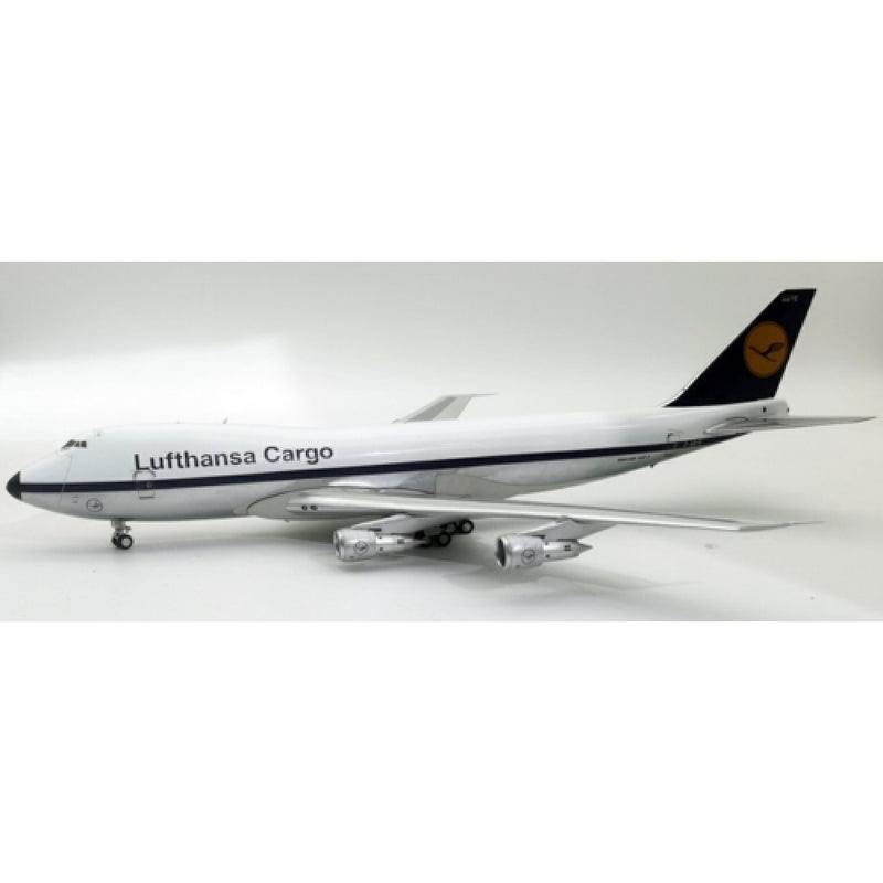 JF-747-2-024P | JFox Models 1:200 | Boeing 747-200 Lufthansa Cargo D-ABYE (polished with stand)