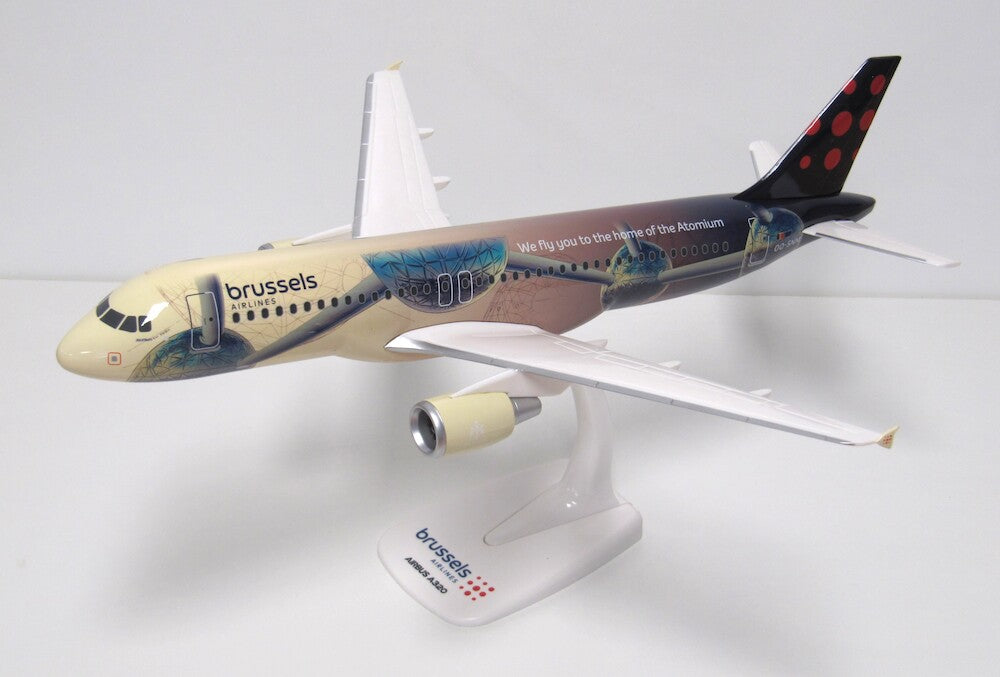 PPC Models 1:100 scale die-cast metal Brussels Airlines Airbus A320 Atomium model.