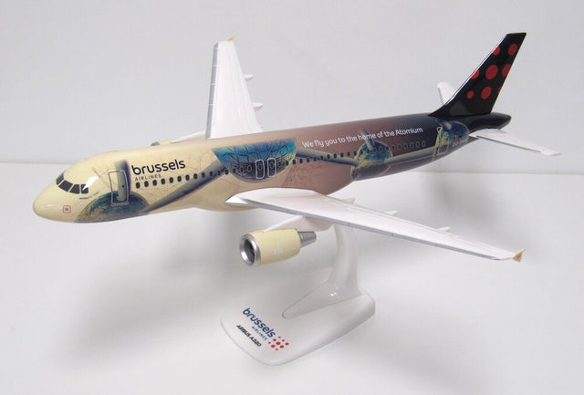 PPC Models 1:100 scale die-cast metal Brussels Airlines Airbus A320 Atomium model.