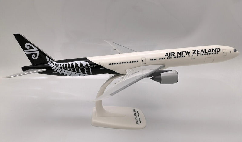 PP-223557 | PPC Models 1:200 | Boeing 777-300ER, Air New Zealand (plastic push-fit)