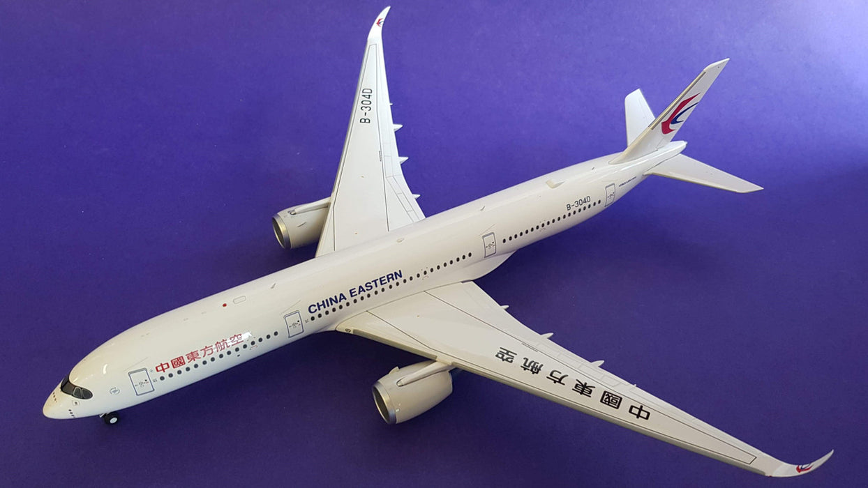 IF359MU001 | InFlight200 1:200 | Airbus A350-900 China Eastern B-304D (with stand)