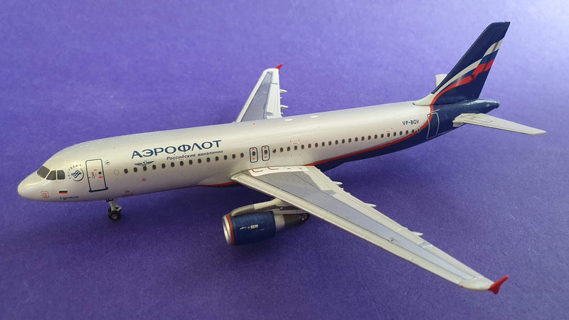 JC2050 | JC Wings 1:200 | Airbus A320 Aeroflot VP-BOV(box has slight signs of shelf wear)