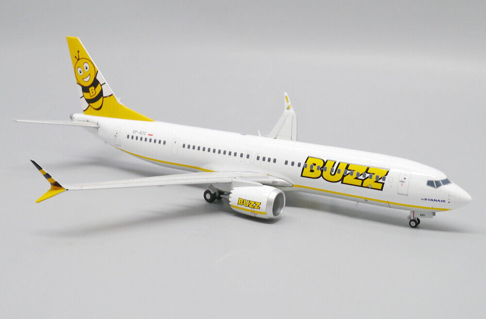 EW238M003 | JC Wings 1:200 | Boeing 737 MAX 8 Buzz SP-RZC (with stand)