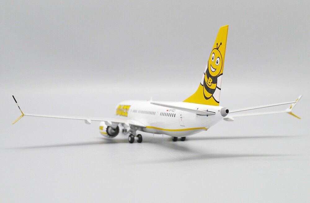 EW238M003 | JC Wings 1:200 | Boeing 737 MAX 8 Buzz SP-RZC (with stand)