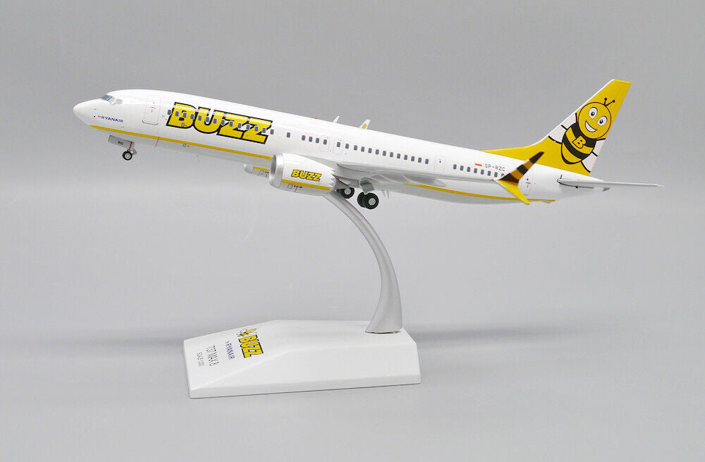 EW238M003 | JC Wings 1:200 | Boeing 737 MAX 8 Buzz SP-RZC (with stand)