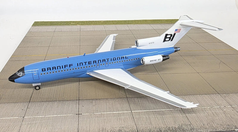 IF721013 | InFlight200 1:200 | Boeing 727-100 Braniff 'Blue Jellybean' N7272