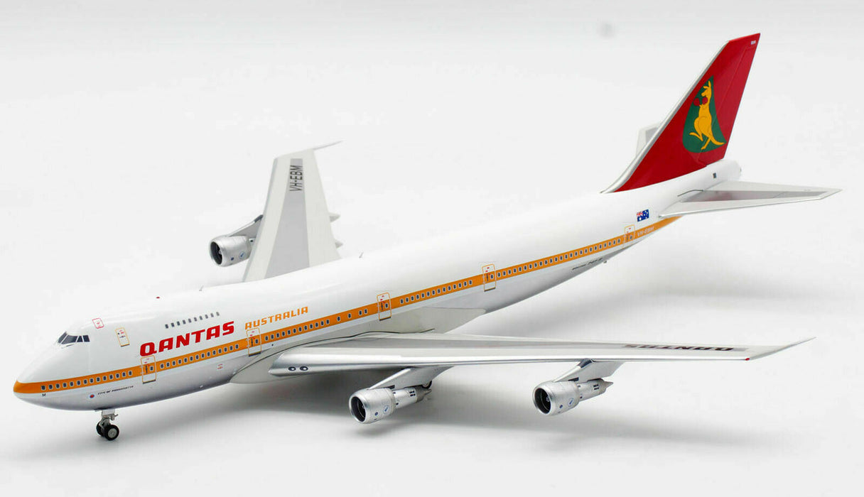 IF742QF0721 | InFlight200 1:200 | Boeing 747-200 Qantas Wallabies VH-EBM (polished, with stand)