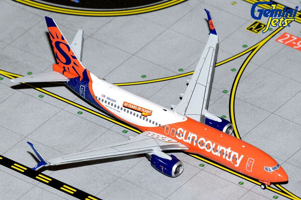 GJSCX1960 | Gemini Jets 1:400 1:400 | Boeing 737-800s Sun Country N842SY '40 years of flight'