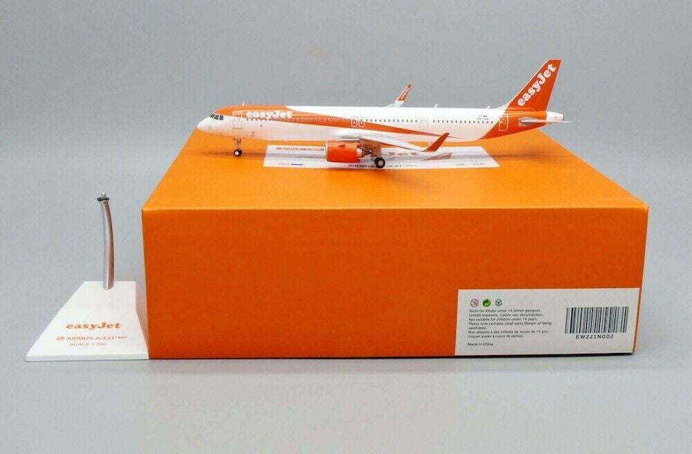 JCEW221N002 | JC Wings 1:200 | Airbus A321NEO EasyJet Europe Reg: OE-ISB (with stand)