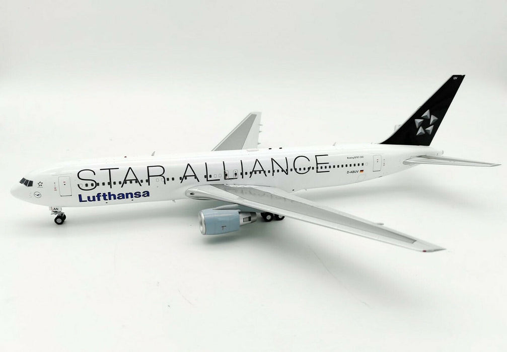 JF-767-3-002 | JFox Models 1:200 | Boeing 767-300ER Lufthansa D-ABUV, 'Star Alliance' (with stand)