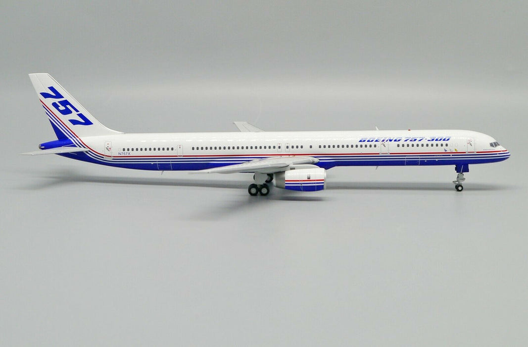 LH2240 | JC Wings 1:200 | Boeing 757-300 House colours N757X