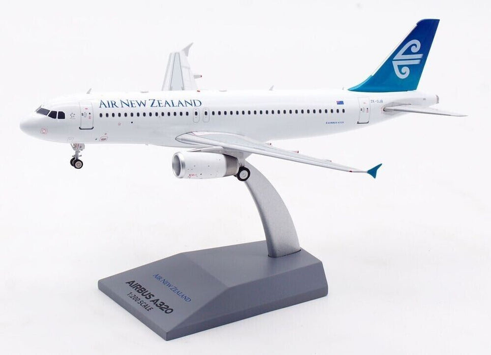 IF320ZK0523 | InFlight200 1:200 | Airbus A320-232 Air New Zealand ZK-OJB with stand