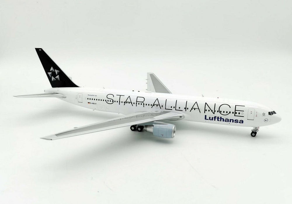 JF-767-3-002 | JFox Models 1:200 | Boeing 767-300ER Lufthansa D-ABUV, 'Star Alliance' (with stand)