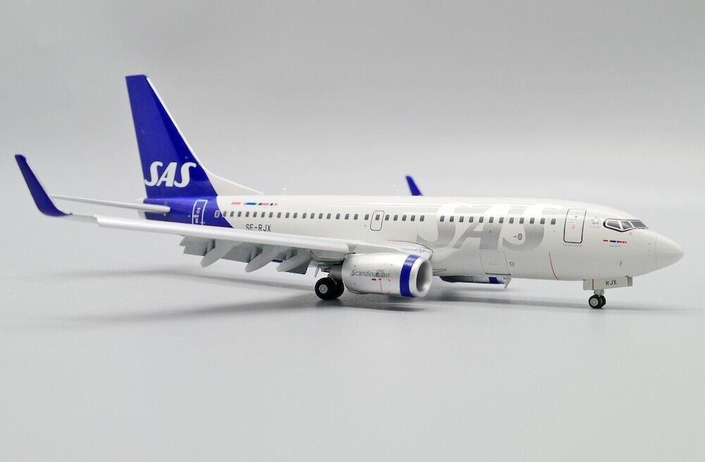 XX20107A | JC Wings 1:200 | Boeing 737-700 Scandinavian Airlines SE-RJX (Flap Down)