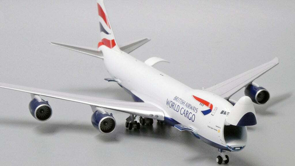 EW4748008 | JC Wings 1:400 | British Airways World Cargo Boeing 747-8F Reg: G-GSSE With Antenna