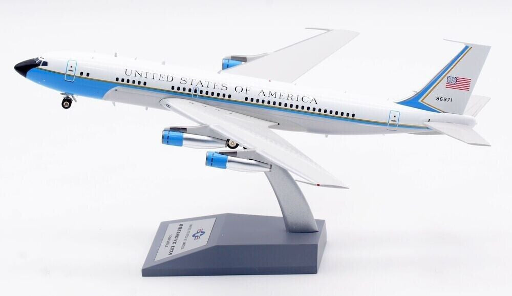 IF137B6971 | InFlight200 1:200 | Boeing VC-137A (707-153A) USA - Air Force  58-6971 with stand