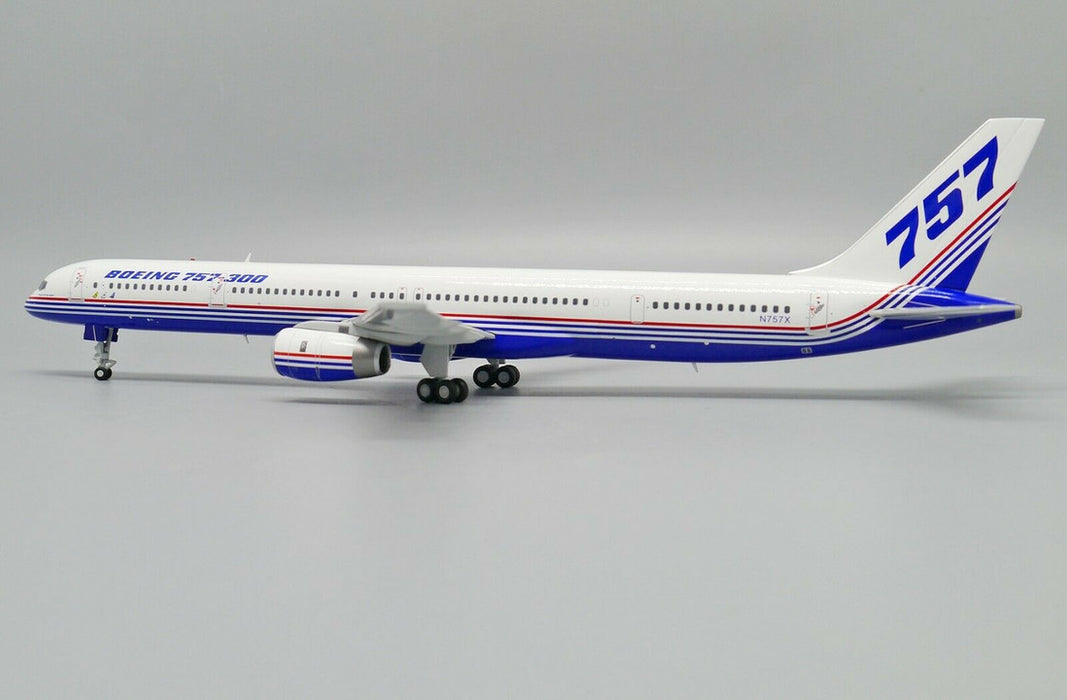 LH2240 | JC Wings 1:200 | Boeing 757-300 House colours N757X