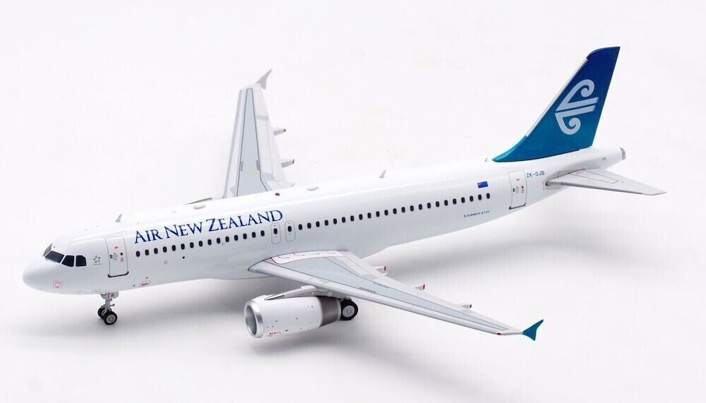 IF320ZK0523 | InFlight200 1:200 | Airbus A320-232 Air New Zealand ZK-OJB with stand