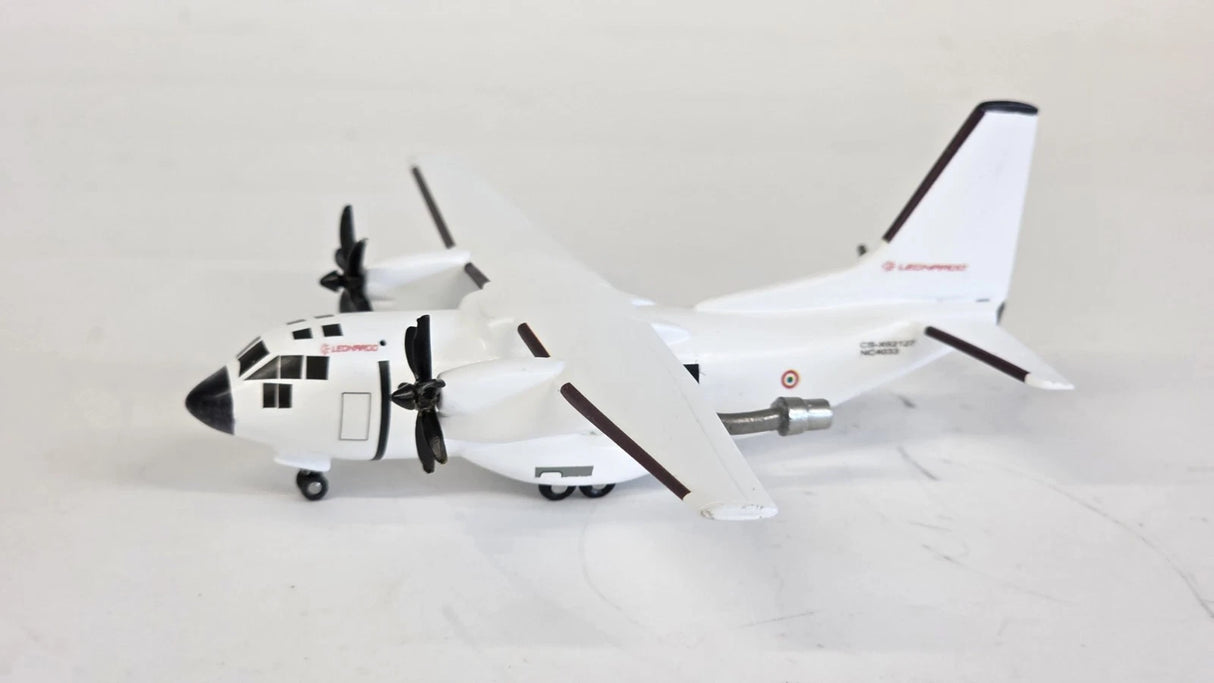 WM004 | Western Models (New) 1:200 | Alenia C-27J Spartan (Fire Fighter) Leornado CS-X62127 / NC4033