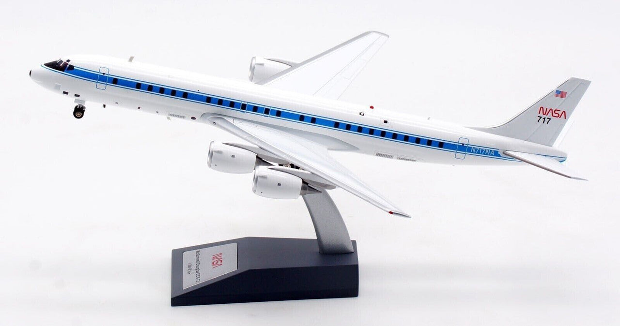 IF872NASA12 | InFlight200 1:200 | Douglas DC-8-72 NASA N717NA (with stand)