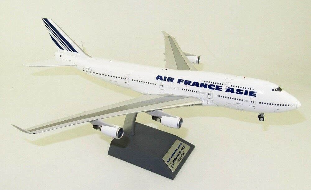 B-744-AF-01 | Blue Box 1:200 | Boeing 747-400 Air France Asia F-GISA (with stand)