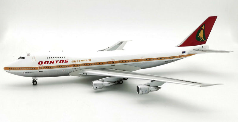 IF742QF0721P | InFlight200 1:200 | Boeing 747-200 Qantas Wallabies VH-EBM (polished, with stand)