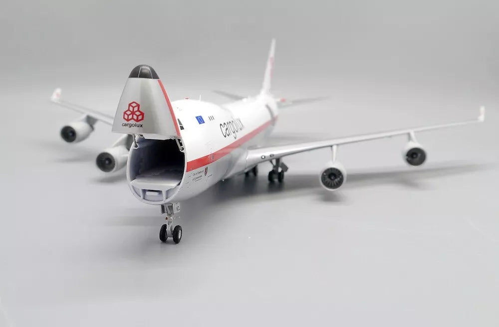 XX20051C | JC Wings 1:200 | Boeing 747-400FER Cargolux retro livery LX-NCL interactive series