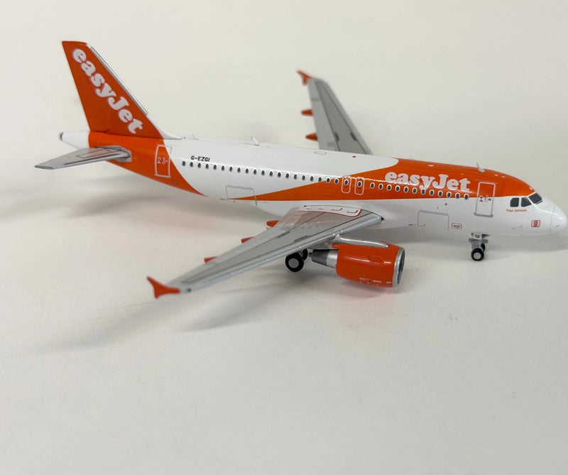 BT400-A319-001 | Blue Box 1:400 | Airbus A319-111 Easyjet G-EZGI
