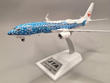 738-05RK | Blue Box 1:200 | Boeing 737-800 JAL Japan Transocean Air JA05RK, 'Blue Jinbei Jet' (with stand)