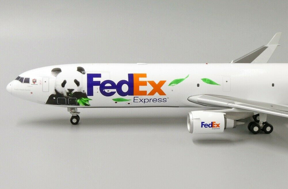 JC2284 | JC Wings 1:200 | FEDEX McDonnell Douglas MD-11 PANDA EXPRESS NO.3 REG: N585FE (with stand)