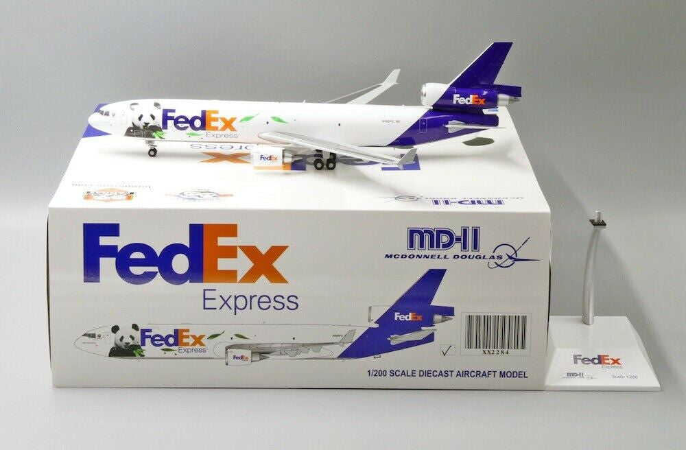 JC2284 | JC Wings 1:200 | FEDEX McDonnell Douglas MD-11 PANDA EXPRESS NO.3 REG: N585FE (with stand)