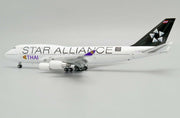XX4898A | JC Wings 1:400 | Boeing 747-400 Thai HS-TGW, 'Star Alliance' (flaps down)