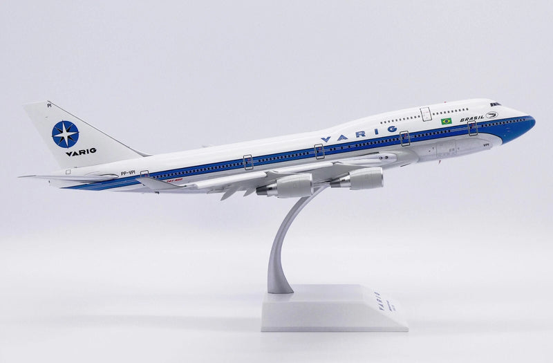 LH2292A | JC Wings 1:200 | Boeing 747-400 Varig Polished Reg: PP-VPI Flaps Down