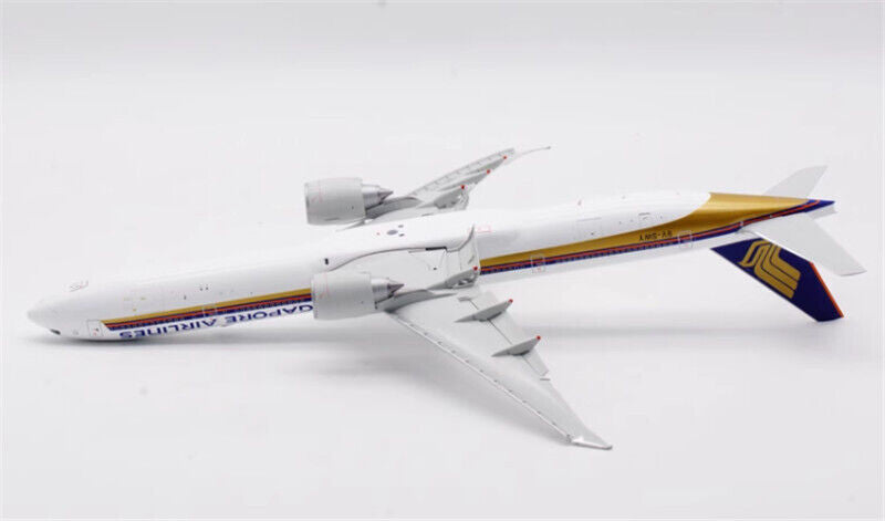 EW277W009A | JC Wings 1:200 |  Singapore Airlines Boeing 777-300(ER) Flaps Down Version Reg: 9V-SWY With Stand