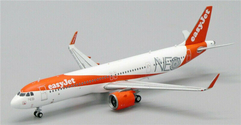 EW221N003 | JC Wings 1:200 | Airbus A321neo easyJet G-UZMA, 'NEO' (with stand)