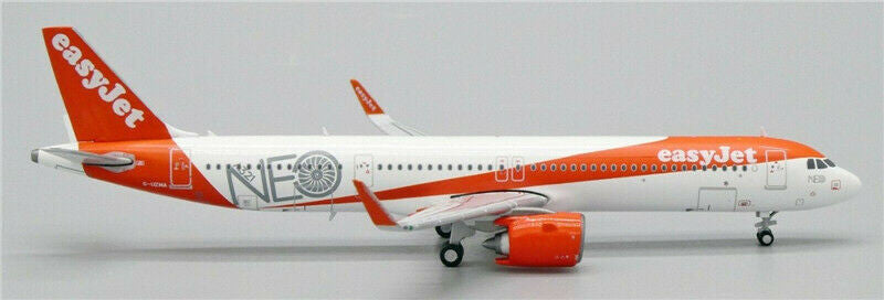 EW221N003 | JC Wings 1:200 | Airbus A321neo easyJet G-UZMA, 'NEO' (with stand)