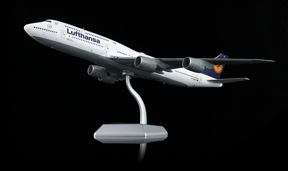 L2106 | SQ Wings 1:200 | Boeing 747-8 Lufthansa D-ABYP 'with stand'